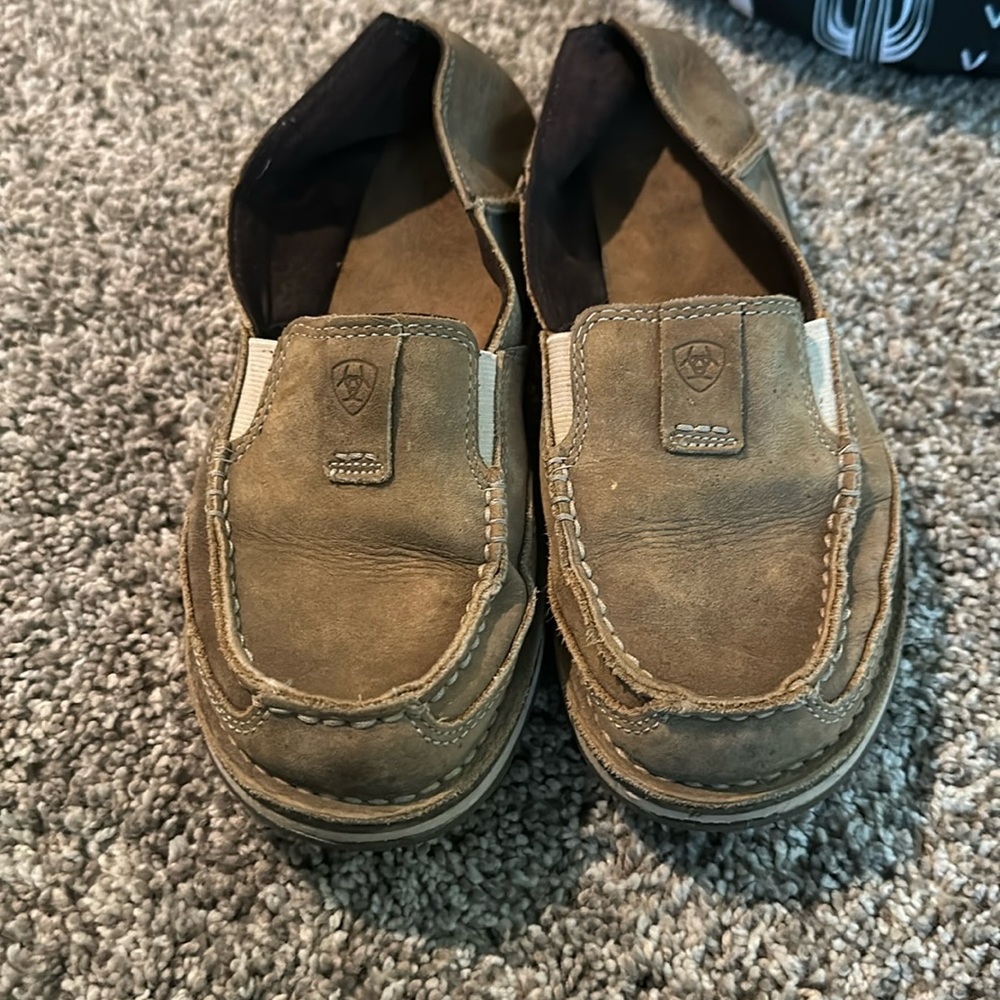 Women’s Ariat Cruisers